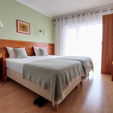 Santiago Vagos 2* 阿威罗